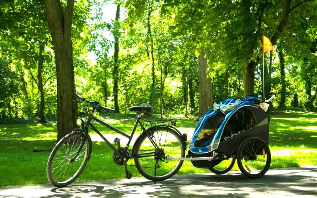 Unterwegs auf dem Fahrrad mit Kleinkind